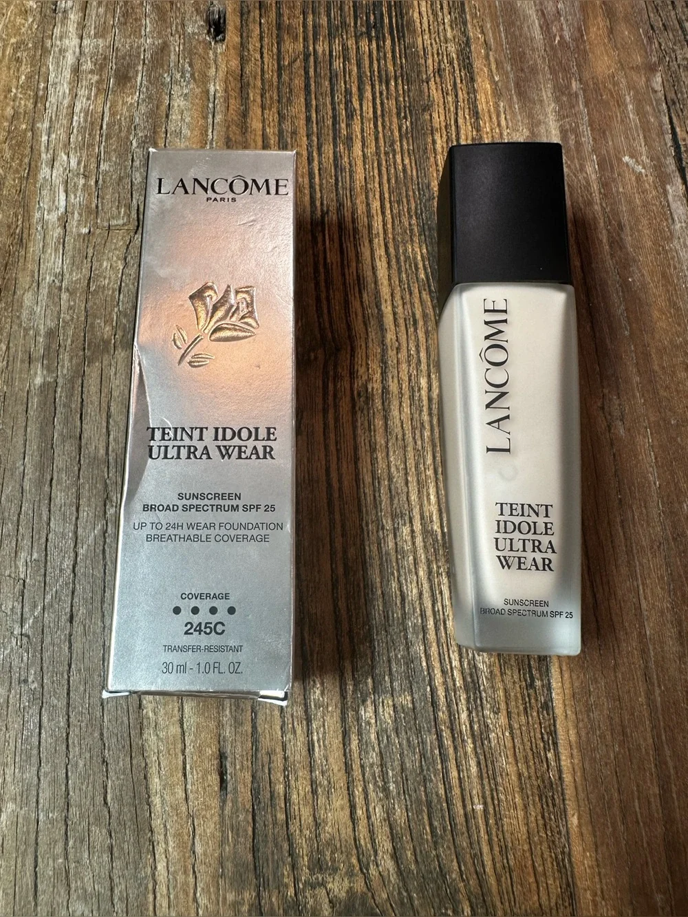 Lancôme Teint Idole Ultra Wear Foundation - Cream 245C (Silver & Black Accents)